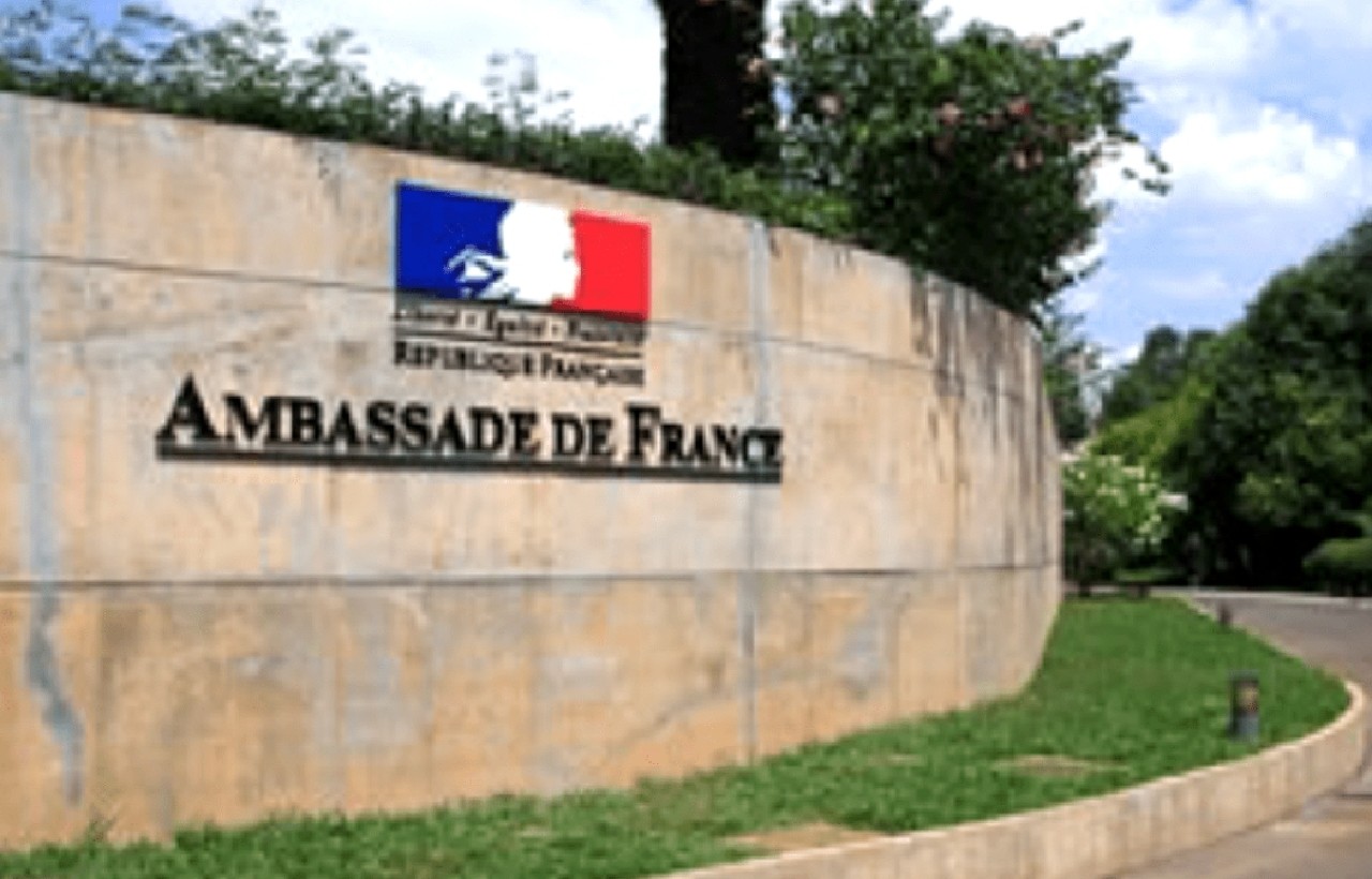 تفاعلات رفض السفارة الفرنسية منح تأشيرات للأئمة والوعاظ المغاربة