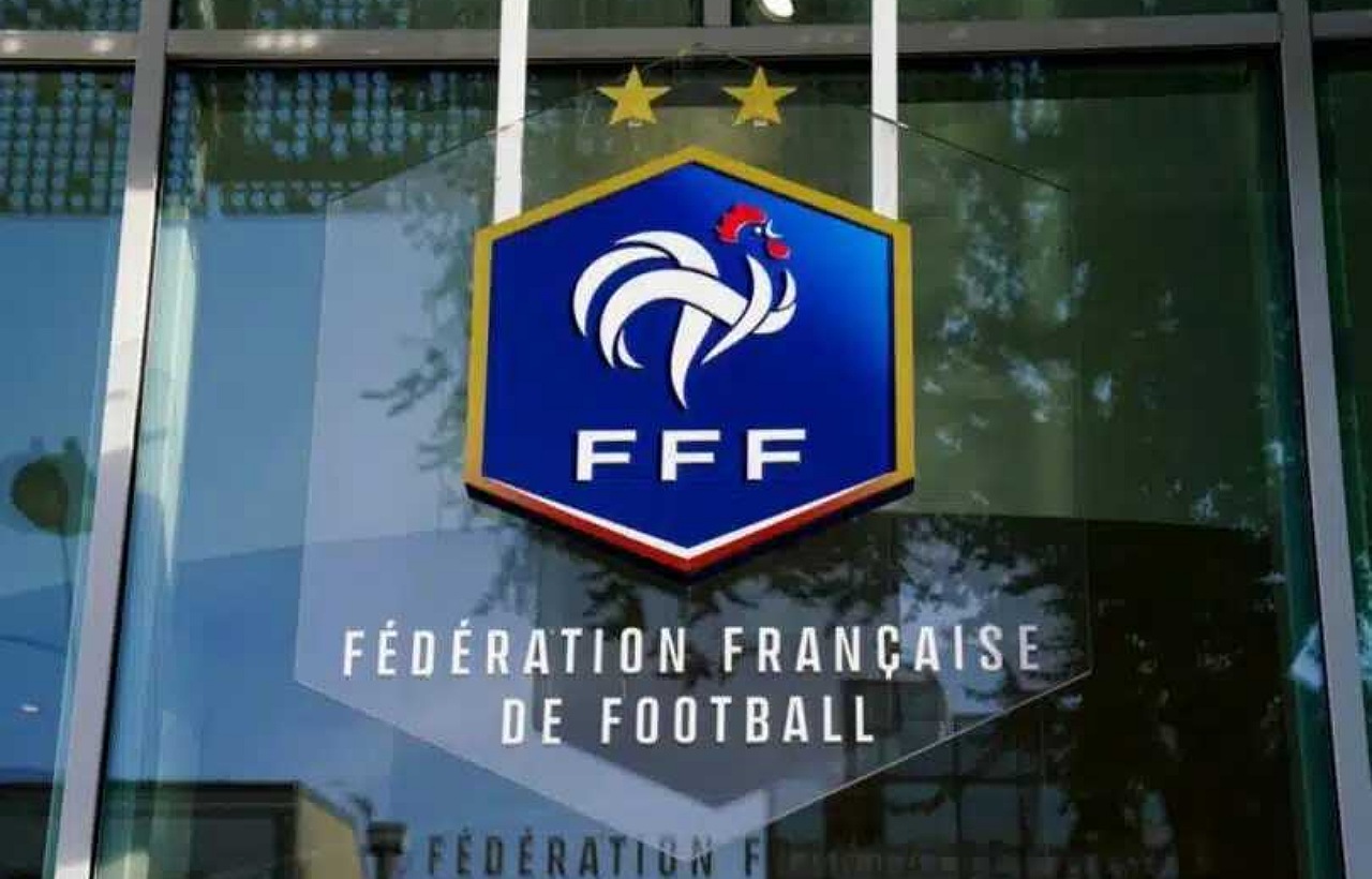 الاتحاد الفرنسي يمنع إيقاف المباريات للسماح للاعبين المسلمين بالإفطار