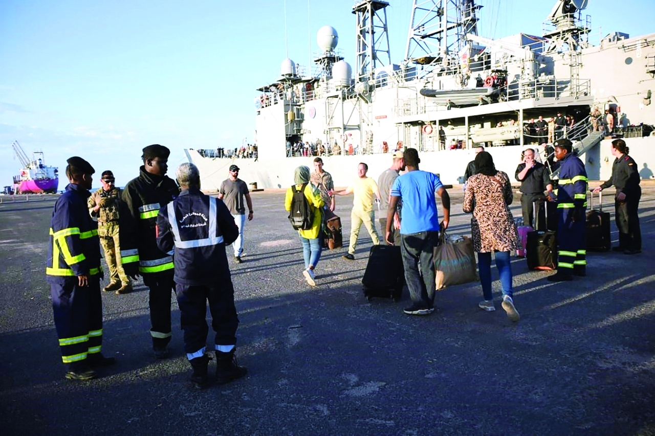 سفينة إسبانية تنقذ 162 أوروبياً ورعايا دول أخرى من السودان سفينة إسبانية تنقذ 162 أوروبياً ورعايا دول أخرى من السودان