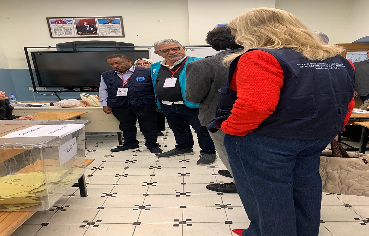 تركيا تنتخب رئيسها في جولة ثانية.. المغربي عبد القادر الكيحل مراقبا دوليا للانتخابات الرئاسية التركية تركيا تنتخب رئيسها في جولة ثانية.. المغربي عبد القادر الكيحل مراقبا دوليا للانتخابات الرئاسية التركية