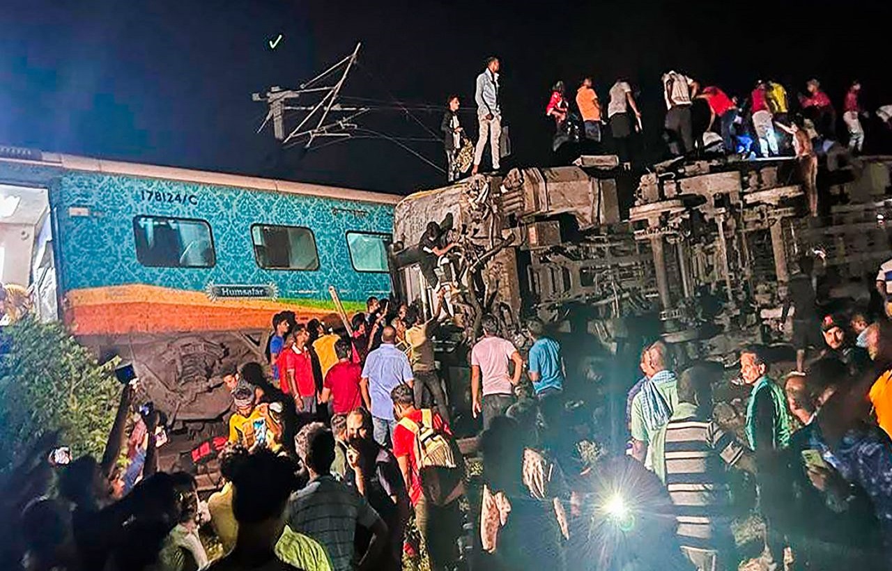 الهند تتمكن من تحديد "سبب" فاجعة القطارات التي راح ضحيتها 207 قتيل والعدد مرشح للارتفاع
