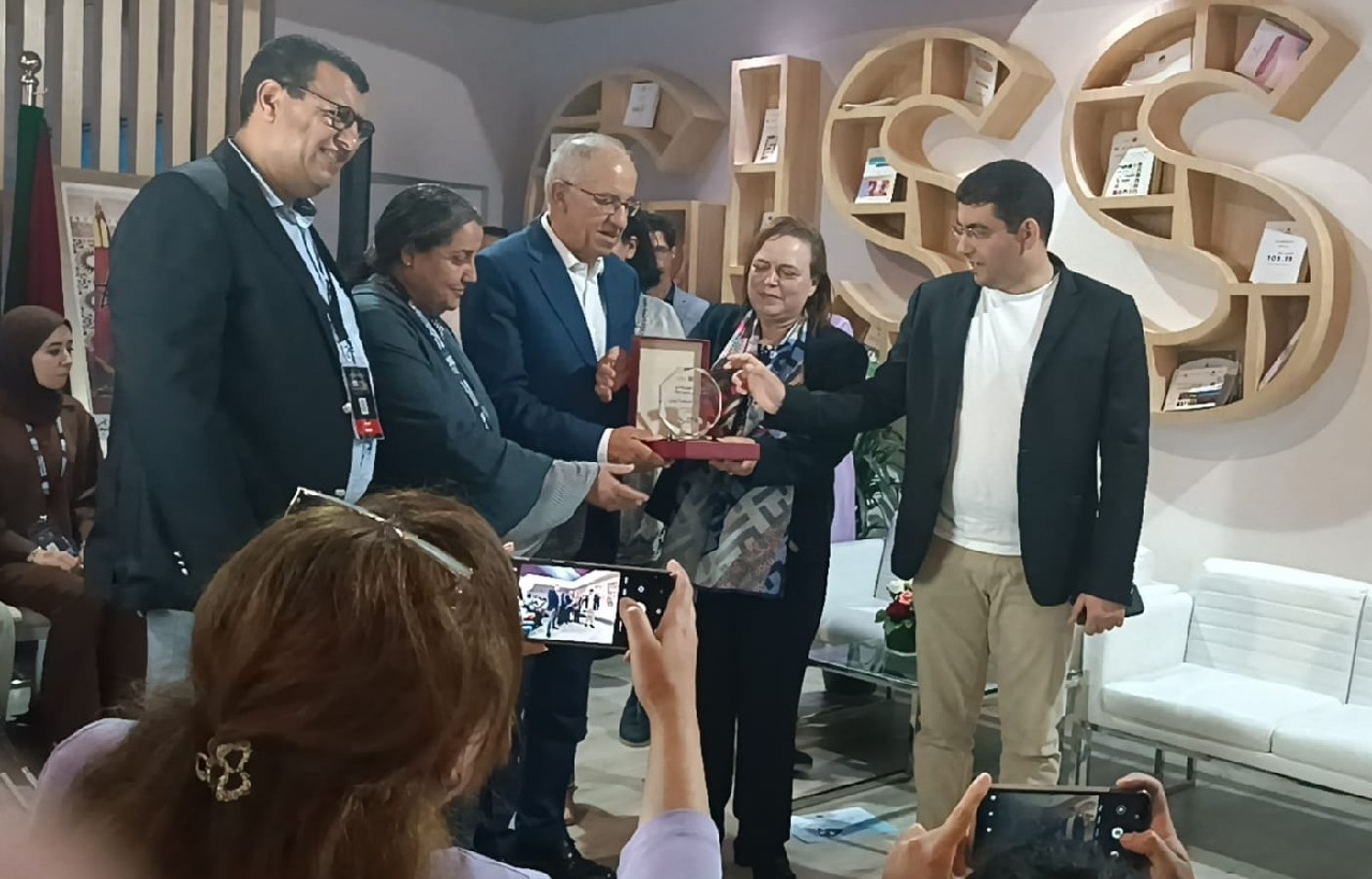 جامعة محمد الخامس تتوج بجائزة في المعرض الدولي للكتاب