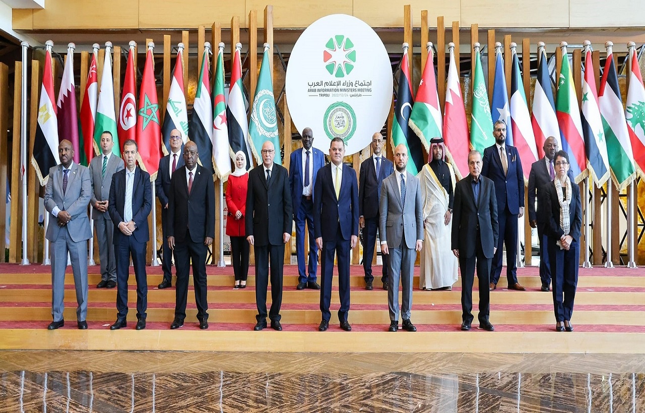 مؤتمر وزراء الإعلام العرب يدعو للتصدي للمنصات الرقمية التي تبث محتوى يمس القيم الأخلاقية الإسلامية وتهدد الأطفال مؤتمر وزراء الإعلام العرب يدعو للتصدي للمنصات الرقمية التي تبث محتوى يمس القيم الأخلاقية الإسلامية وتهدد الأطفال