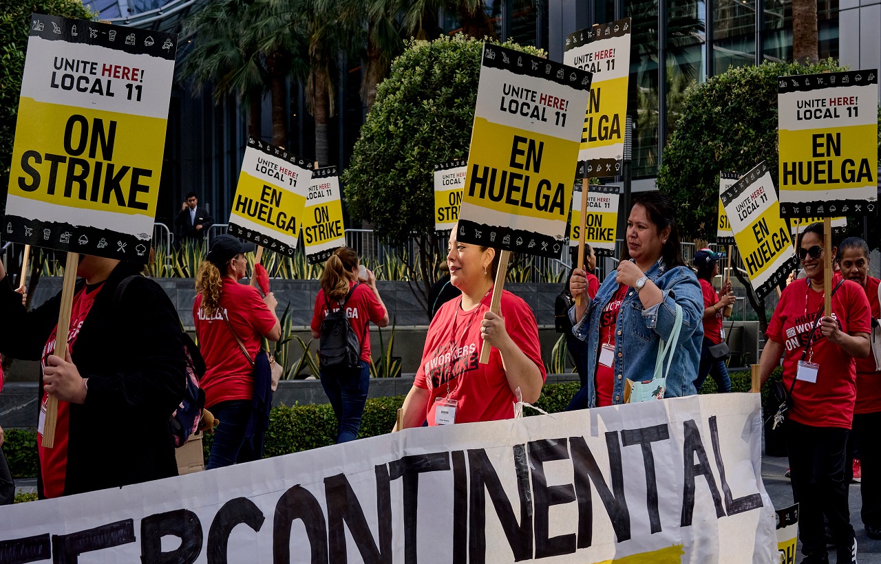 أكبر إضرابات الفنادق في تاريخ الولايات المتحدة يبدأ بإضراب في لوس أنجلوس