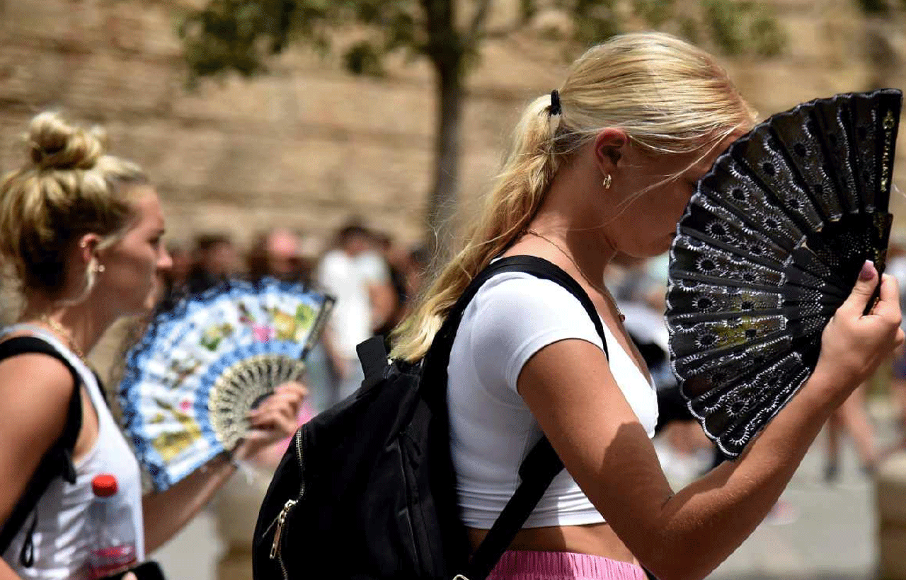 موجة حرّ تجتاح الكوكب وإسبانيا تدقّ ناقوس الخطر موجة حرّ تجتاح الكوكب وإسبانيا تدقّ ناقوس الخطر