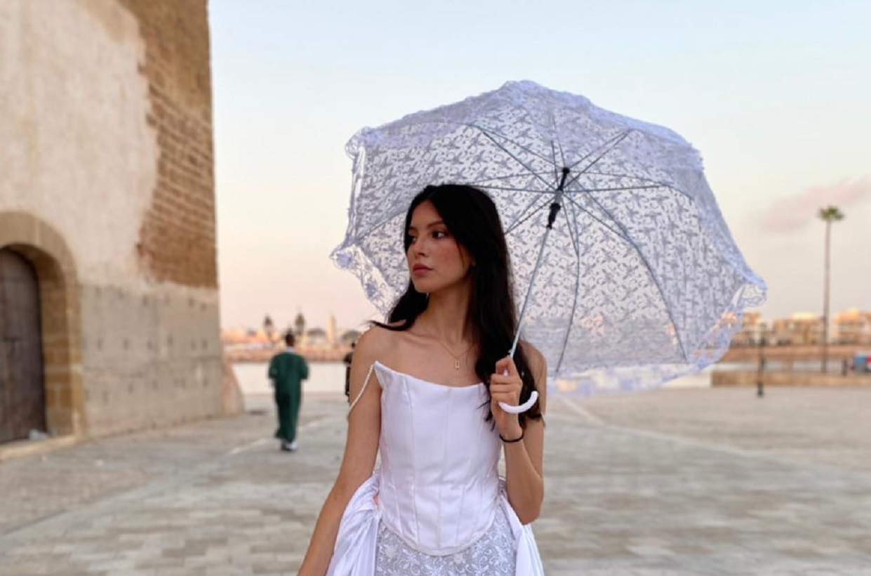 بحدائق الاوداية الساحرة.. مصممون يعرضون أزياء عصرية تحاكي الثقافة المغربية بحدائق الاوداية الساحرة.. مصممون يعرضون أزياء عصرية تحاكي الثقافة المغربية