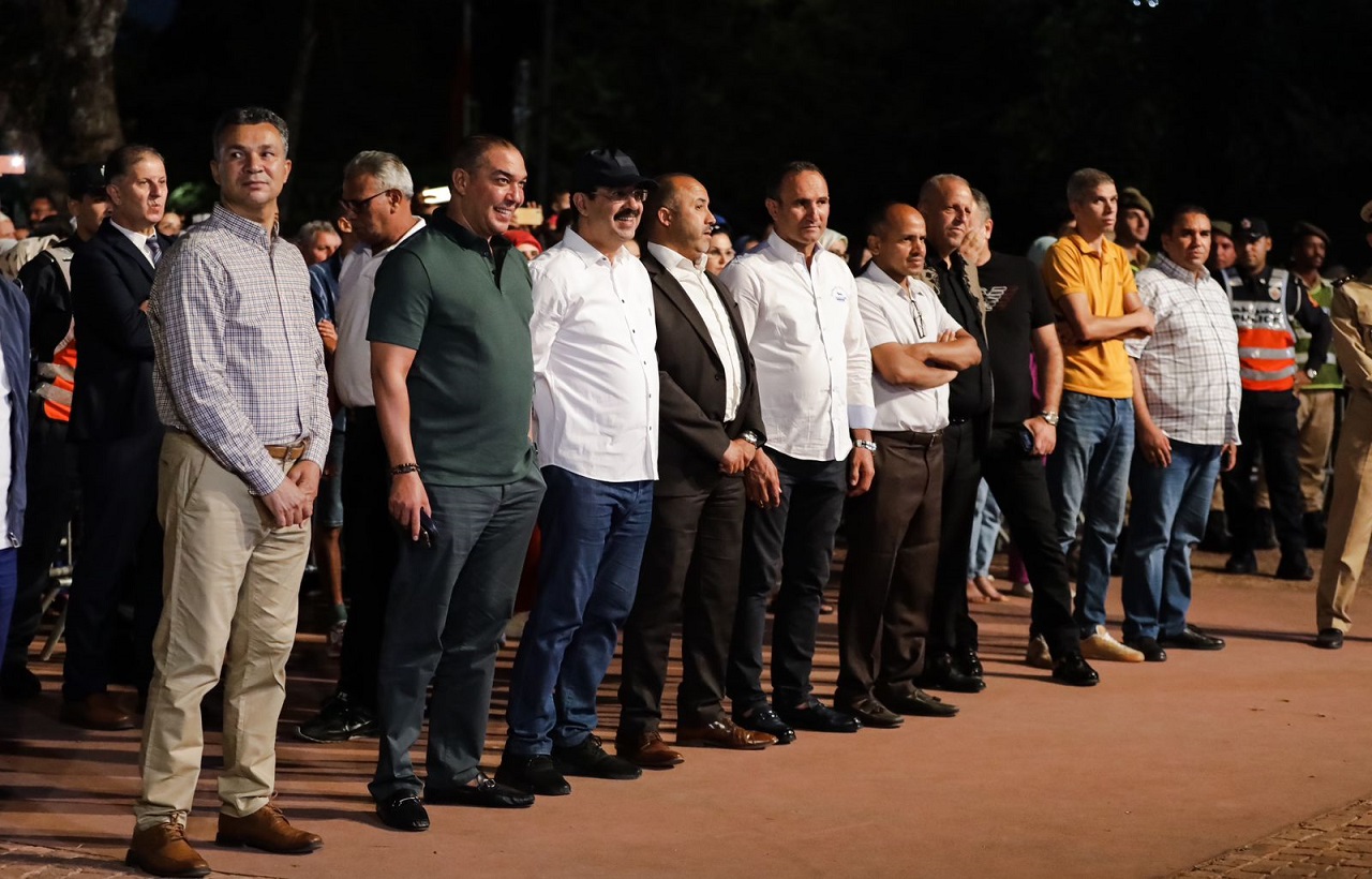 مشاهير الأغنية المغربية الأمازيغية والشعبية والشبابية يمتعون جمهور مهرجان افران