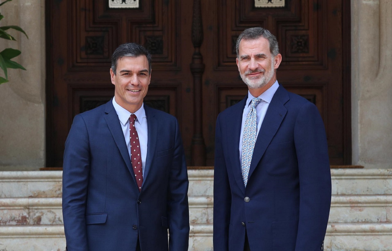 مشاورات بين ملك إسبانيا وقادة الأحزاب الثلاثة لاختيار رئيس للحكومة