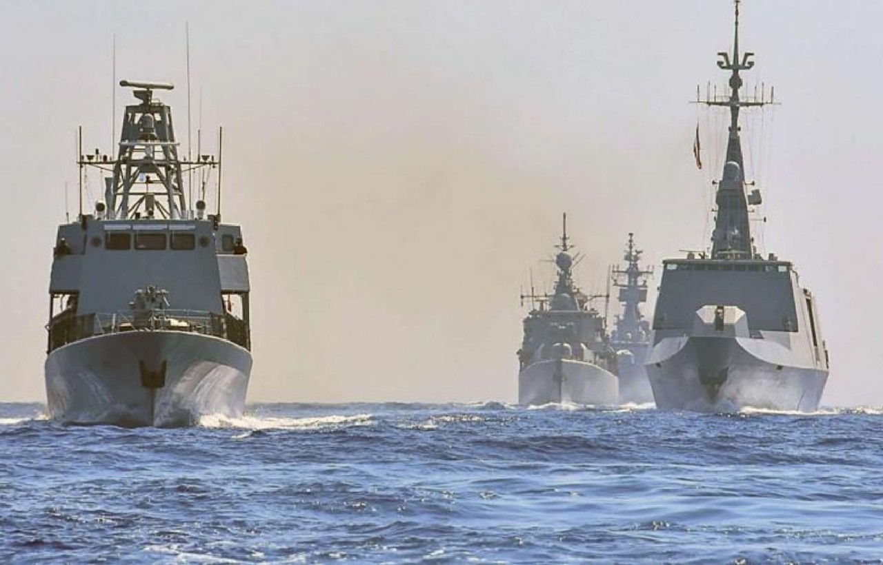 مناورة بحرية في المحيط الأطلسي بين جيشي المغرب والولايات المتحدة مناورة بحرية في المحيط الأطلسي بين جيشي المغرب والولايات المتحدة