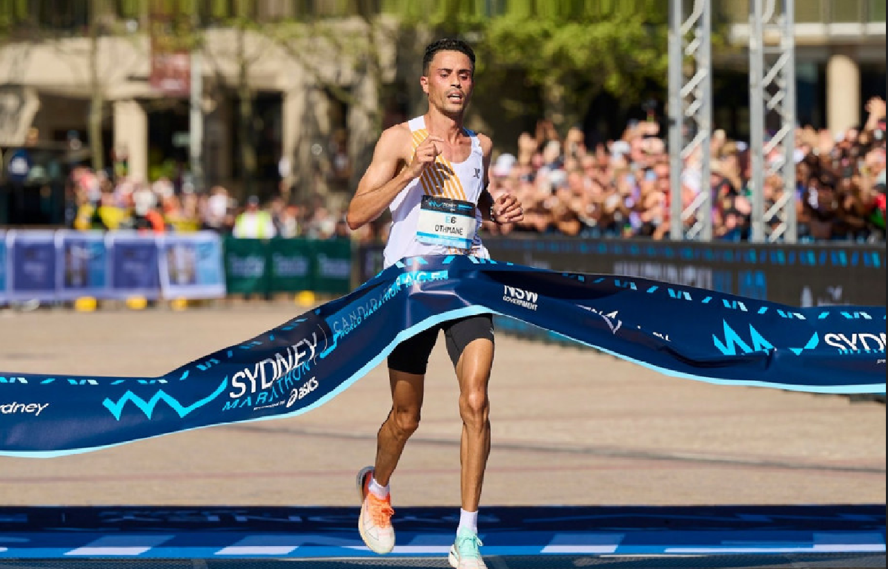 عثمان الكومري يتوج بطلا لماراطون سيدني عثمان الكومري يتوج بطلا لماراطون سيدني