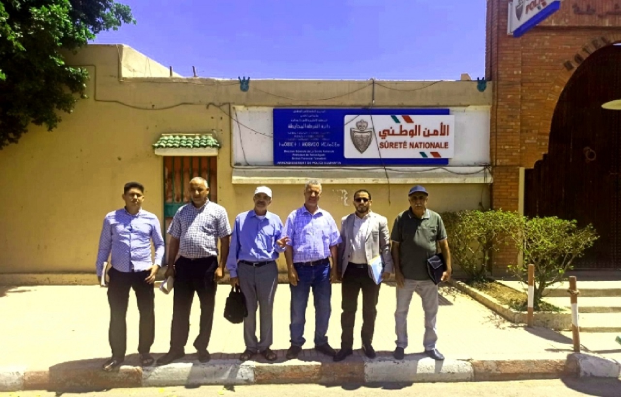 القطب الحقوقي بإقليم تارودانت يُدِينُ ممارسات مسؤولين خلال إخلاء الفضاءات العمومية من المتضررين من الزلزال القطب الحقوقي بإقليم تارودانت يُدِينُ ممارسات مسؤولين خلال إخلاء الفضاءات العمومية من المتضررين من الزلزال