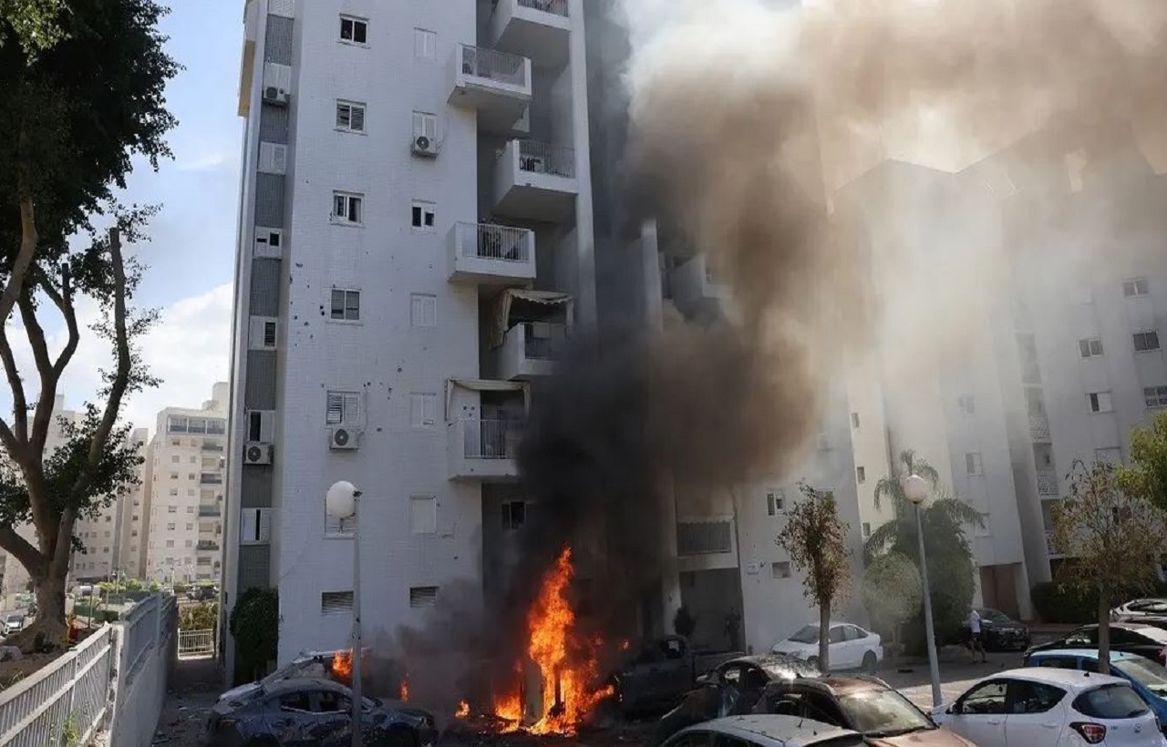 بعد اجتياح "طوفان الأقصى" إسرائيل.. مئات القتلى والجرحى والأسرى وهروب مئات المستوطنين وتفعيل عملية السيف الحديدي