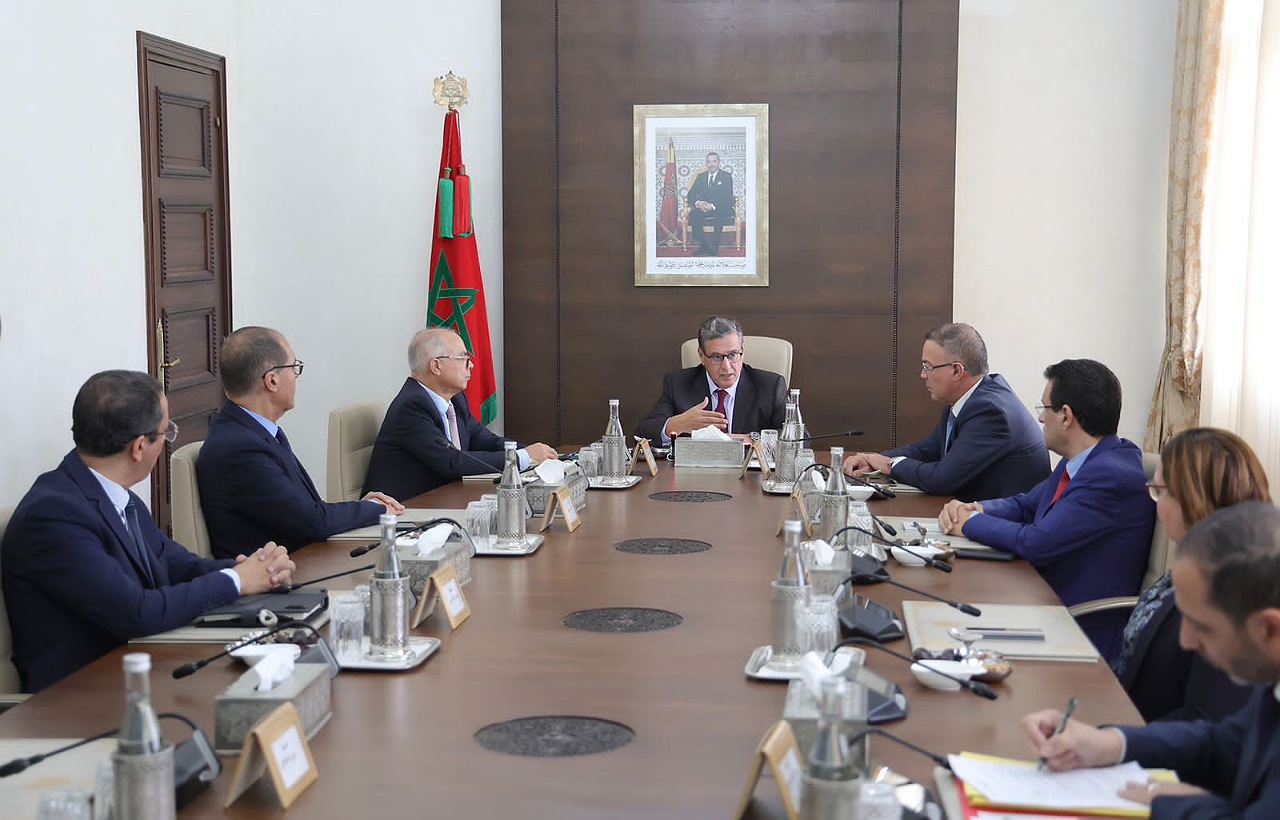 (كان) 2025 و(مونديال) 2030.. توقيع اتفاقية شراكة لتأهيل 6 ملاعب وتشييد آخر جديد