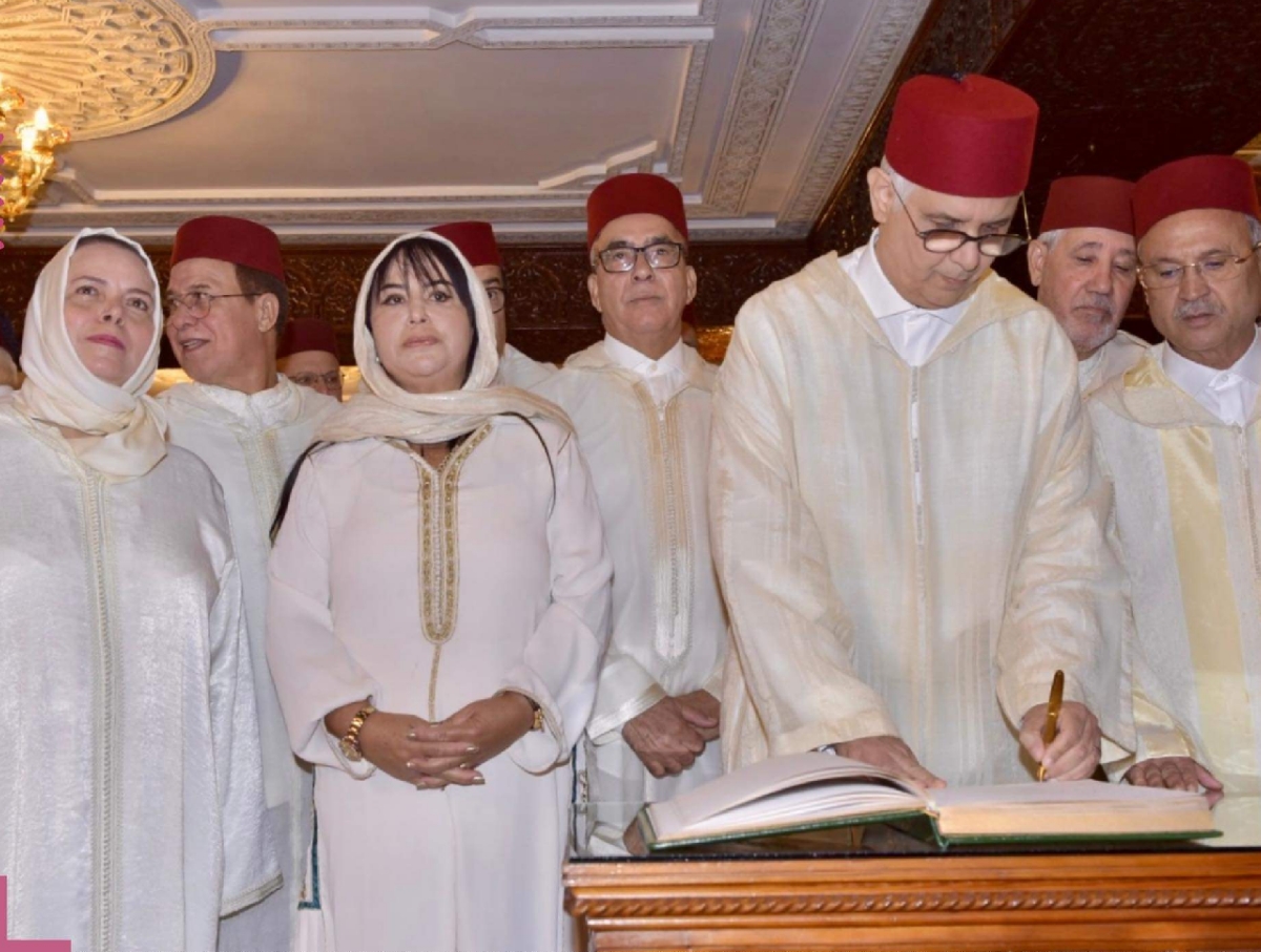 يرأسه نزار بركة.. وفد استقلالي يقوم بزيارة ضريح محمد الخامس يرأسه نزار بركة.. وفد استقلالي يقوم بزيارة ضريح محمد الخامس