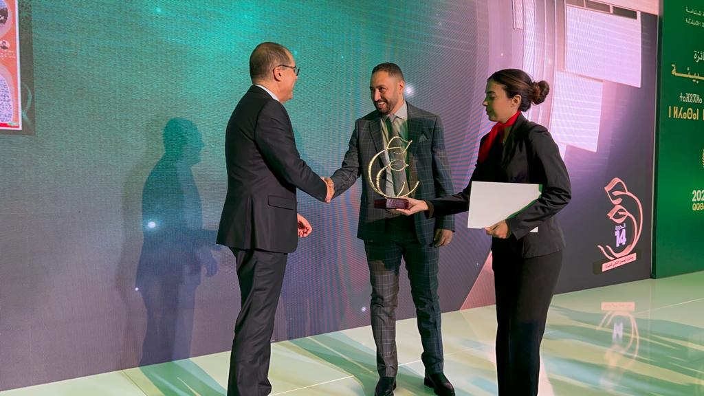 الصحافي عبد الصمد ادنيدن يتوج بجائزة الحسن الثاني للبيئة