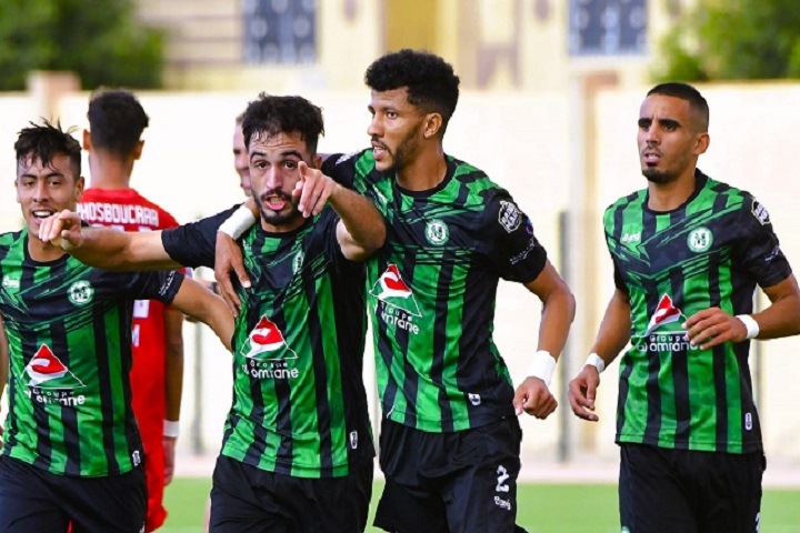 سطاد يحافظ على الصدارة برباعية في شباك شباب المسيرة والكوكب ينجو من خسارة ثانية أمام السريع