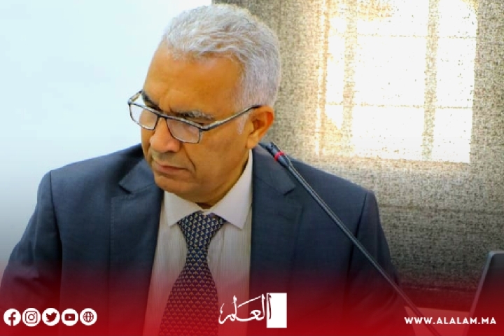 الإعلامي مصطفى  الشيخي  رئيس إذاعة الحسيمة ينال الدكتوراه