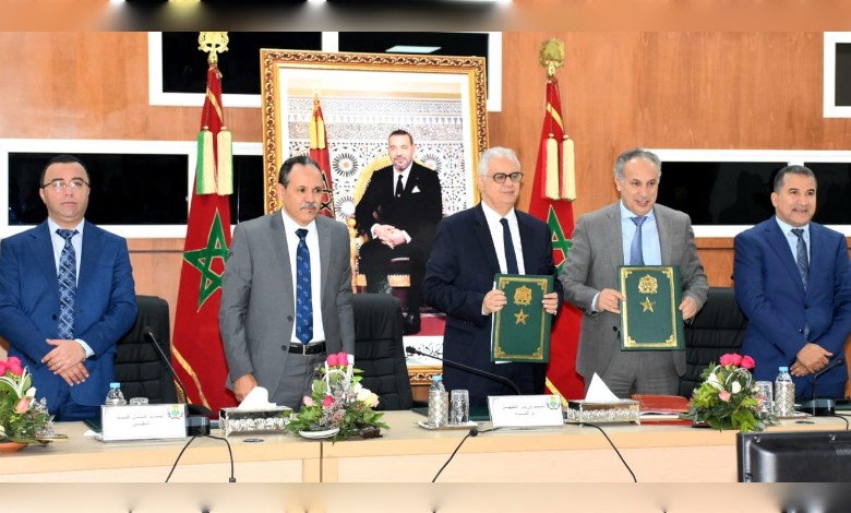 اتفاقية شراكة لتنفيذ مشاريع تأهيل البنية التحتية الطرقية بجهة مراكش آسفي بكلفة 3 ملايير درهم اتفاقية شراكة لتنفيذ مشاريع تأهيل البنية التحتية الطرقية بجهة مراكش آسفي بكلفة 3 ملايير درهم