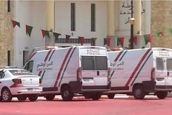 صورة متداولة عبر وسائل التواصل الاجتماعي تقود ثلاثة أشخاص للتحقيق صورة متداولة عبر وسائل التواصل الاجتماعي تقود ثلاثة أشخاص للتحقيق