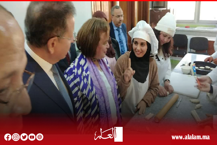 "حيار" تعطي انطلاقة مجموعة من المراكز والبرامج الاجتماعية بإقليم الفقيه بن صالح وتوقع اتفاقية لإنشاء جسر الأسرة "حيار" تعطي انطلاقة مجموعة من المراكز والبرامج الاجتماعية بإقليم الفقيه بن صالح وتوقع اتفاقية لإنشاء جسر الأسرة