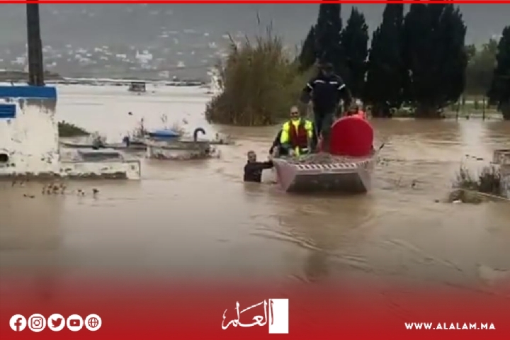 عمالة المضيق الفنيدق تغوص تحت سيول الأمطار والشوارع تتحول إلى أنهار