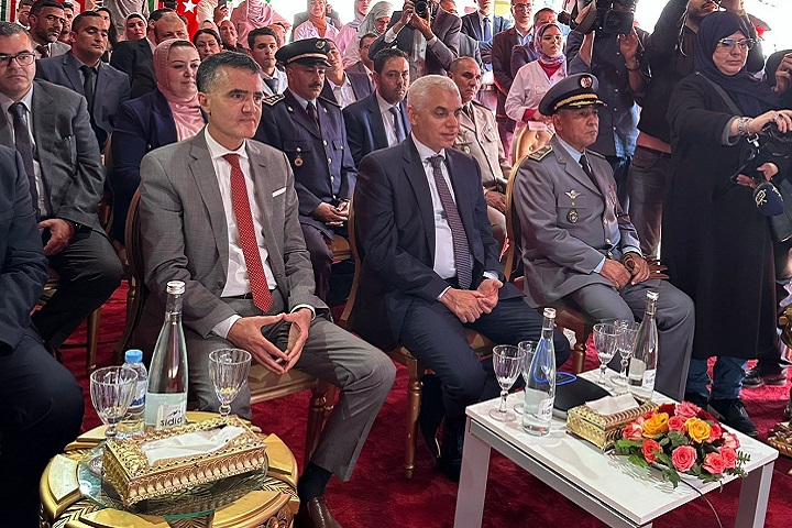 أيت طالب يعطي انطلاقة خدمات 43 مركزا صحيا حضريا وقرويا بجهة الشرق أيت طالب يعطي انطلاقة خدمات 43 مركزا صحيا حضريا وقرويا بجهة الشرق