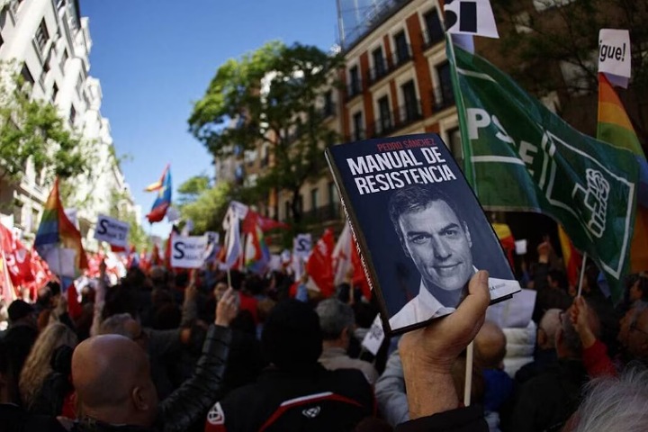 ترقب وقلق بعد إعلان بيدرو سانشيز رغبته في الاستقالة من رئاسة الحكومة الإسبانية