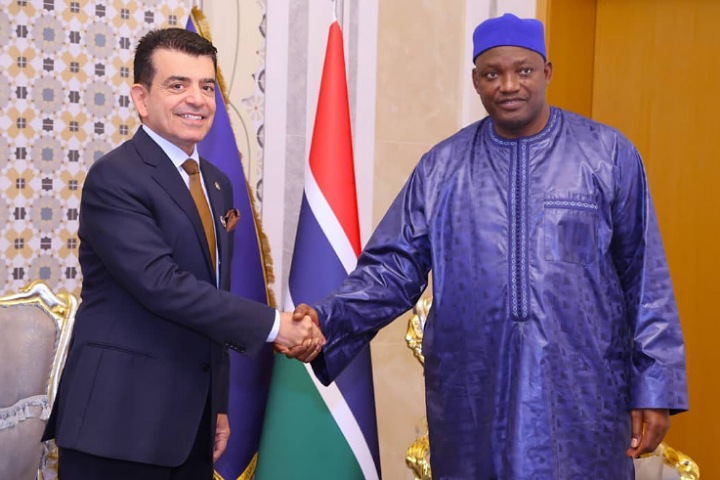 رئيس جمهورية غامبيا يستقبل المدير العام للإيسيسكو في بانجول رئيس جمهورية غامبيا يستقبل المدير العام للإيسيسكو في بانجول