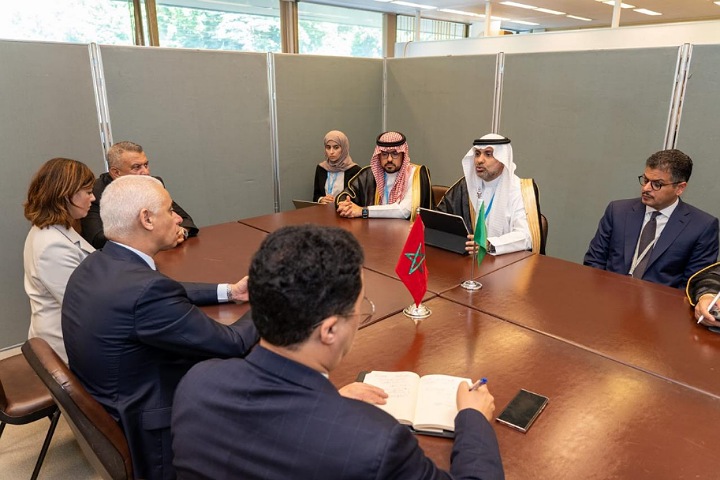 آيت الطالب يجري سلسلة مباحثات مع نظرائه الأجانب على هامش أشغال الدورة 76 لمنظمة الصحة العالمية