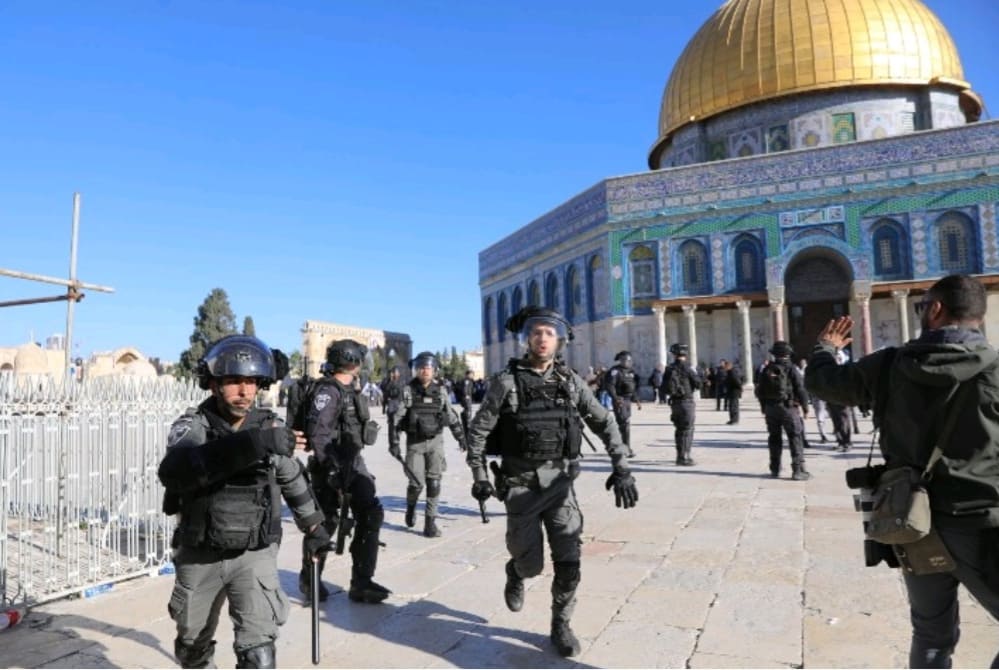 دلالة‭ ‬استنكار‭ ‬المغرب‭ ‬بقوة‭ ‬الاقتحامات‭ ‬المتكررة‭ ‬للمسجد‭ ‬الأقصى‭ ‬ورفضه‭ ‬المطلق‭ ‬لتقويض‭ ‬الوضع‭ ‬القانوني‭ ‬و‭ ‬التاريخي‭ ‬للقدس