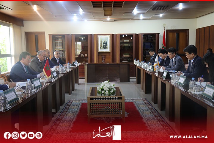 عبد الجليل يجري مباحثات مع وزراء دول آسيا في قطاع النقل واللوجستيك عبد الجليل يجري مباحثات مع وزراء دول آسيا في قطاع النقل واللوجستيك