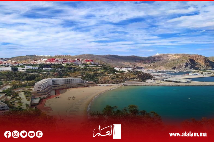الحسيمة تتزين بمدخل رائع وبجمال شواطئها الجاذبة للسياحة في المنطقة الحسيمة تتزين بمدخل رائع وبجمال شواطئها الجاذبة للسياحة في المنطقة