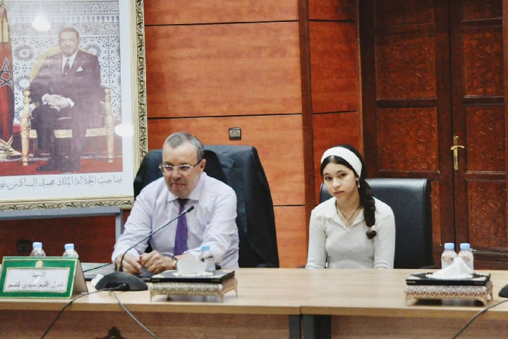 عامل سيدي قاسم يشرف على ورشة تفاعلية في إطار برنامج صوت الطفولة عامل سيدي قاسم يشرف على ورشة تفاعلية في إطار برنامج صوت الطفولة