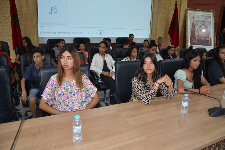 عامل سيدي قاسم يشرف على ورشة تفاعلية في إطار برنامج صوت الطفولة عامل سيدي قاسم يشرف على ورشة تفاعلية في إطار برنامج صوت الطفولة