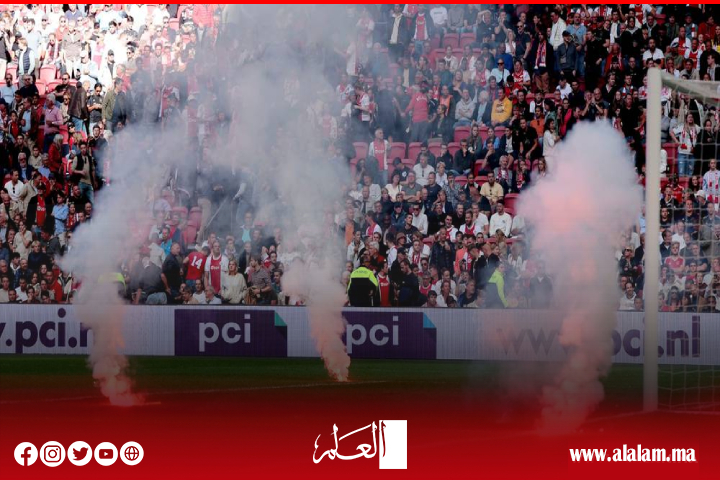 الشرطة الهولندية تتسبب في إلغاء مباراة القمة بين فينورد وأياكس الشرطة الهولندية تتسبب في إلغاء مباراة القمة بين فينورد وأياكس