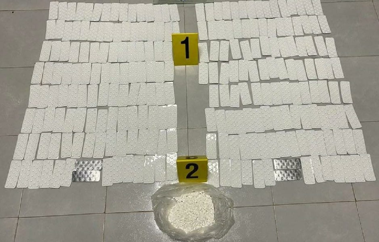 أمن القصر الكبير يحجز أزيد من 14 ألف قرص مخدر ويوقف 4 متورطين أمن القصر الكبير يحجز أزيد من 14 ألف قرص مخدر ويوقف 4 متورطين