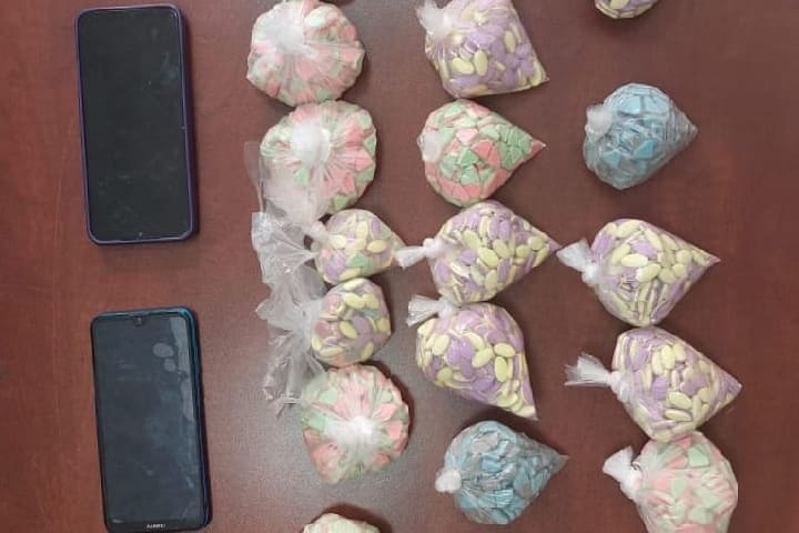 طنجة: توقيف شخص وسيدة متورطين في ترويج المخدرات و"القرقوبي" طنجة: توقيف شخص وسيدة متورطين في ترويج المخدرات و"القرقوبي"