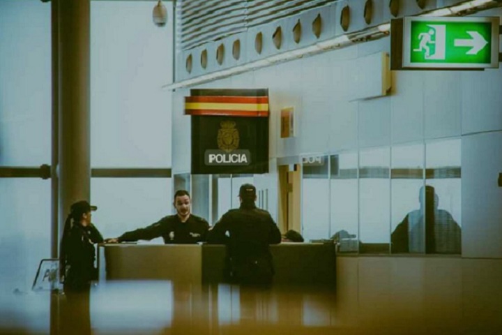 سلطات مدريد تسلم المغرب الدفعة الثانية من داعمي البوليساريو سلطات مدريد تسلم المغرب الدفعة الثانية من داعمي البوليساريو