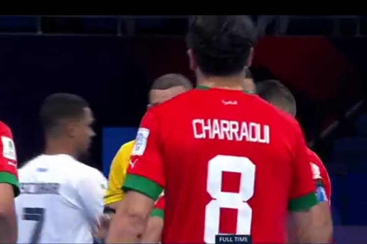 أسود القاعة ينهزمون أمام نظيره الفرنسي بثلاثة أهداف لهدف أسود القاعة ينهزمون أمام نظيره الفرنسي بثلاثة أهداف لهدف