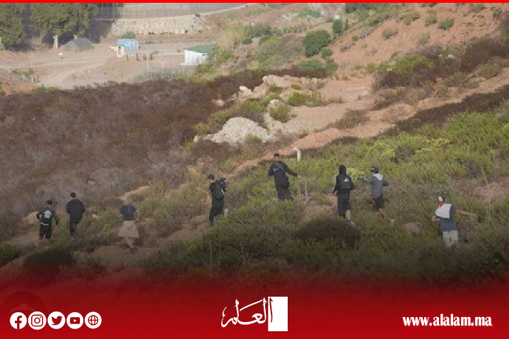 العثور على السائح المغربي وزوجته الألمانية بعدما حاصرتهما الثلوج وسط سيارتهما بأزيلال العثور على السائح المغربي وزوجته الألمانية بعدما حاصرتهما الثلوج وسط سيارتهما بأزيلال