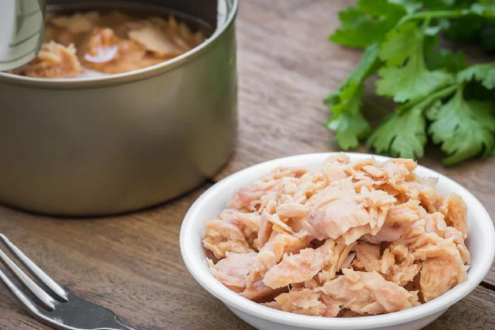 تفاصيل قضية تلوث معلبات التونة بالزئبق.. تفاصيل قضية تلوث معلبات التونة بالزئبق..