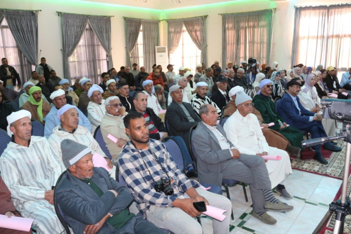 عزيز هيلالي يترأس اجتماع المجلس الإقليمي لحزب الاستقلال ببوعرفة عزيز هيلالي يترأس اجتماع المجلس الإقليمي لحزب الاستقلال ببوعرفة