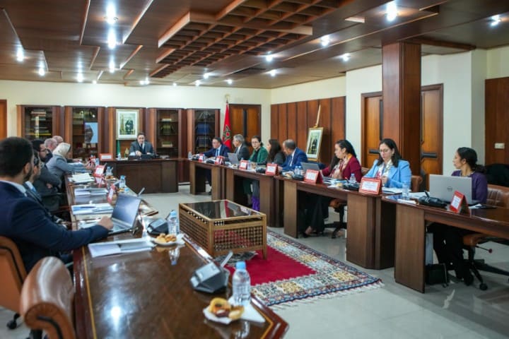 قيوح يترأس جلسة تقديم الحصيلة السنوية للشركة الوطنية للنقل والوسائل اللوجيستيكية قيوح يترأس جلسة تقديم الحصيلة السنوية للشركة الوطنية للنقل والوسائل اللوجيستيكية