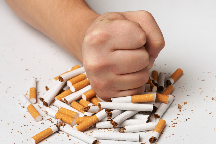 وزارة الصحة تضع برنامجا لمكافحة التدخين وزارة الصحة تضع برنامجا لمكافحة التدخين