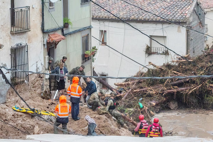 مارلاسكا يشيد بدعم المغرب لبلاده على إثر الفيضانات التي اجتاحت إسبانيا مارلاسكا يشيد بدعم المغرب لبلاده على إثر الفيضانات التي اجتاحت إسبانيا