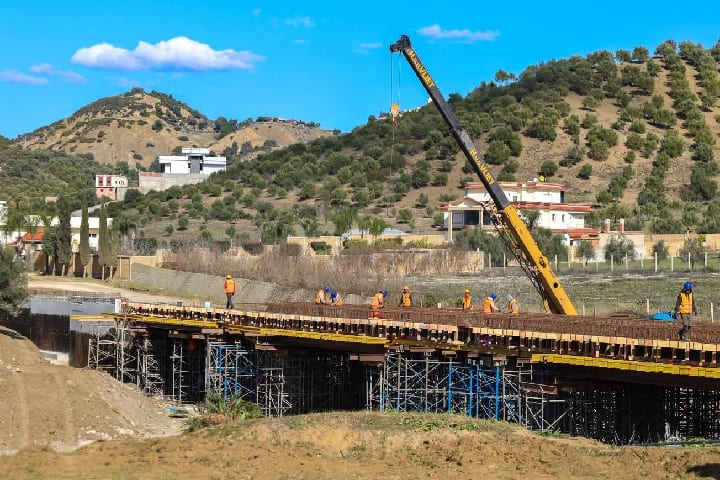 الوزير نزار بركة يطلق مشاريع تنموية استراتيجية بإقليم العرائش الوزير نزار بركة يطلق مشاريع تنموية استراتيجية بإقليم العرائش