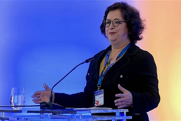 أخلاق ومبادئ 33 مليون مغربي في خطر بسبب الأنترنيت أخلاق ومبادئ 33 مليون مغربي في خطر بسبب الأنترنيت