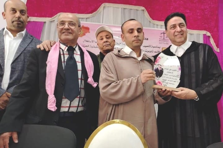 حجيرة يترأس حفل تنصيب محمد بلحرمة مفتشا إقليميا لحزب الاستقلال بتاوريرت حجيرة يترأس حفل تنصيب محمد بلحرمة مفتشا إقليميا لحزب الاستقلال بتاوريرت