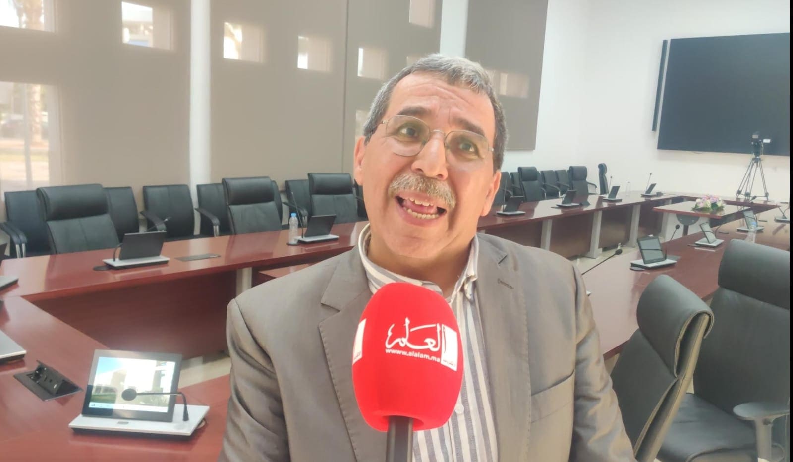 المعهد الملكي للثقافة الأمازيغية يتدارس موضوع الماء.. من تشبع الموارد المائية إلى التحلية المعهد الملكي للثقافة الأمازيغية يتدارس موضوع الماء.. من تشبع الموارد المائية إلى التحلية