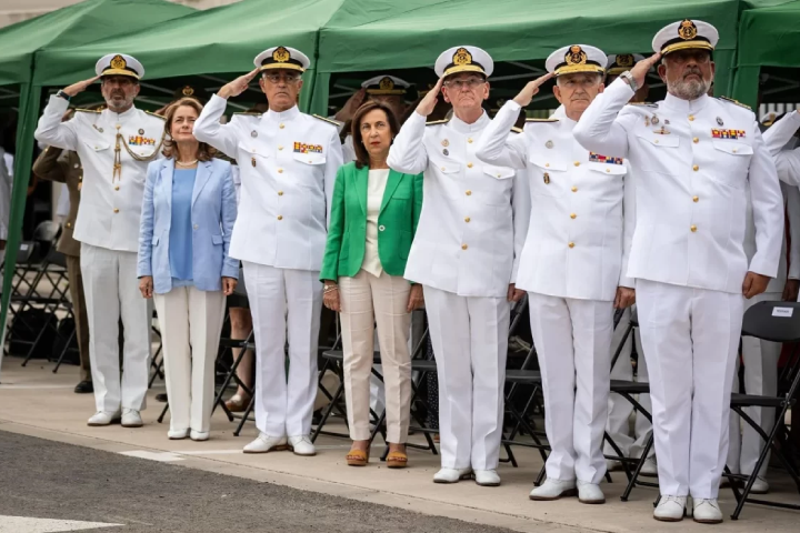 رئيس أركان الجيش الإسباني يُطلق فريقاً سرياً لرصد "أنشطة المغرب" دون علم الحكومة رئيس أركان الجيش الإسباني يُطلق فريقاً سرياً لرصد "أنشطة المغرب" دون علم الحكومة